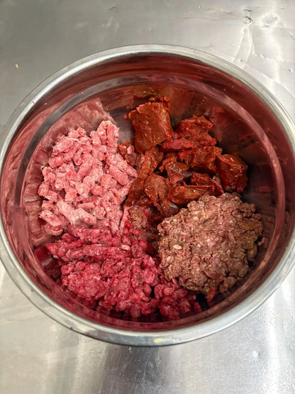 The Bon Pet wet beef cat food Singapore crafted for healthy and active cats