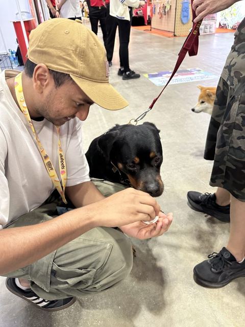 Sampling at a pet fair